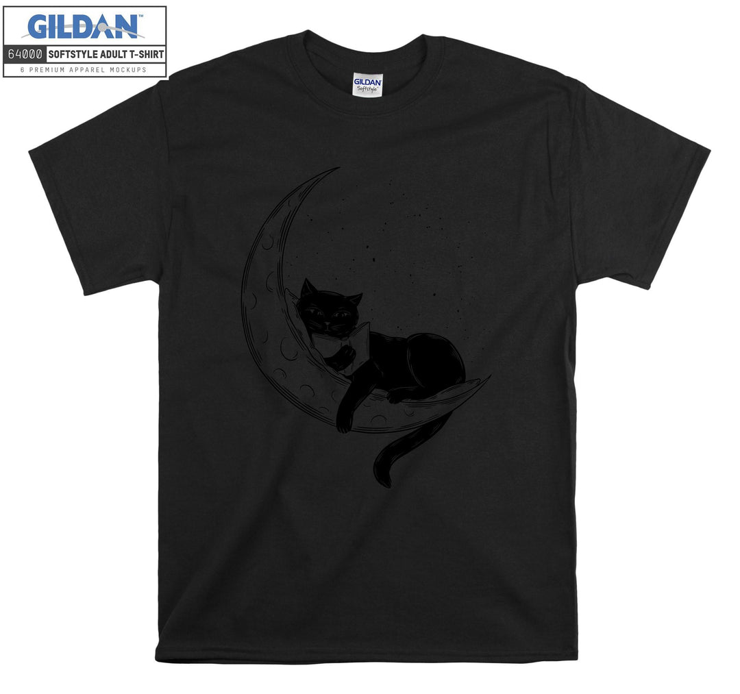 Cresent Moon Cat Reading a Book T-shirt