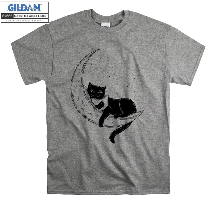 Cresent Moon Cat Reading a Book T-shirt