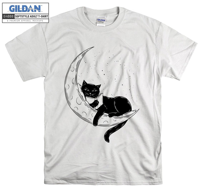 Cresent Moon Cat Reading a Book T-shirt