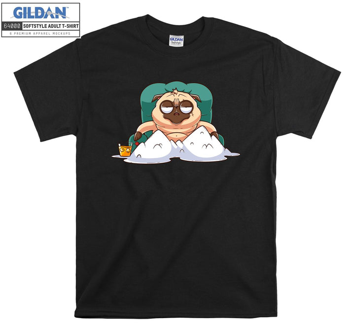 Rich pug dog figure T-shirt