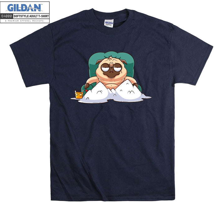 Rich pug dog figure T-shirt